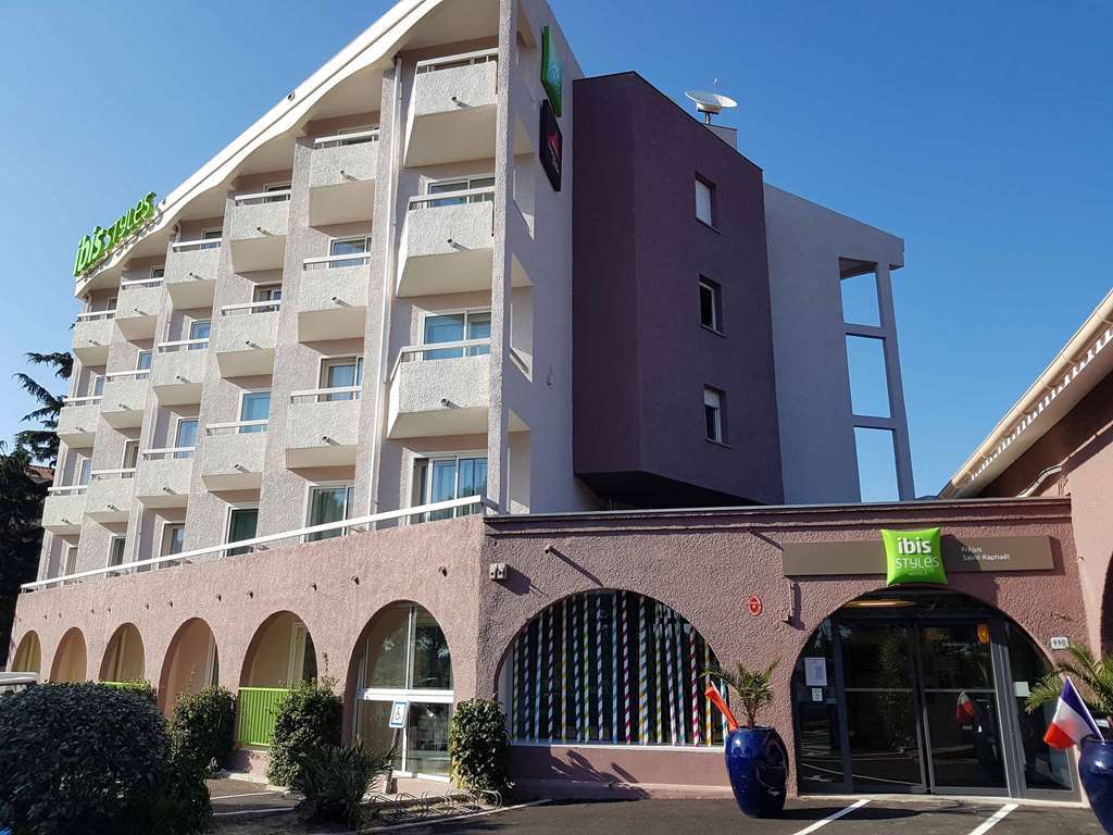 Hotel Ibis Styles Frejus St Raphael Zewnętrze zdjęcie